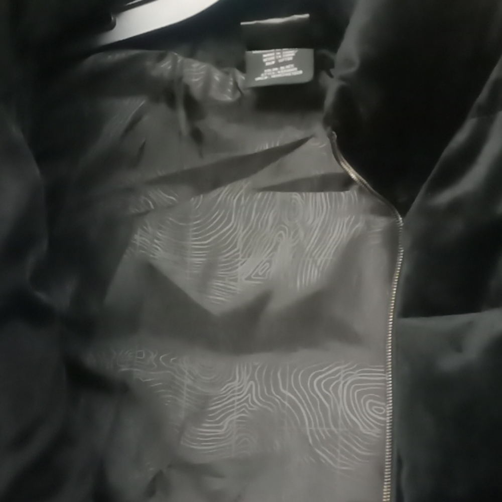 Vest - Picture 3 of 4